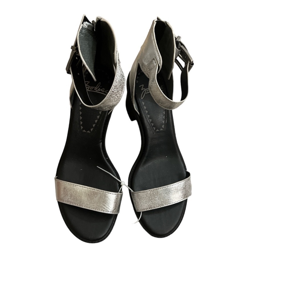 ✅Womens Zodiac Ilsa Block Heel Sandal in Metallic Silver - Picture 6 of 7